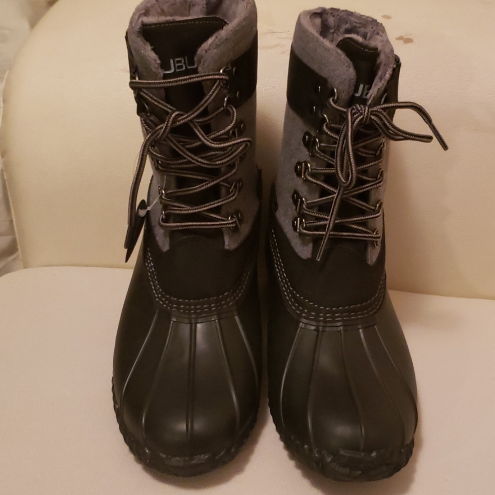 Duck boots